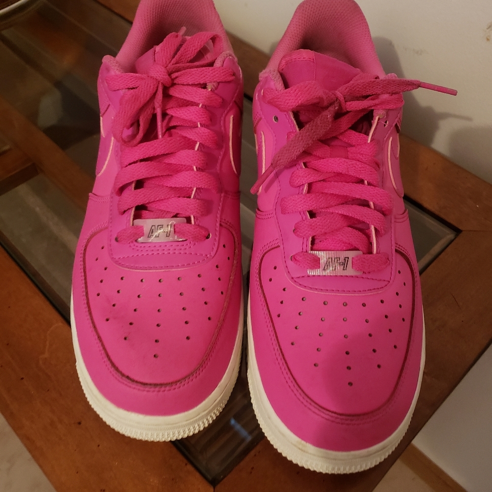 Airforce 1 hot pink